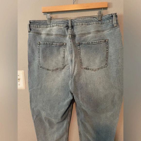 Sanrio Keroppi Character High Rise Mom Jeans- Light Wash size 16‎ - Picture 5 of 6